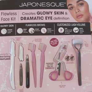 *New never opened* Japonesque Flawless Face Kit